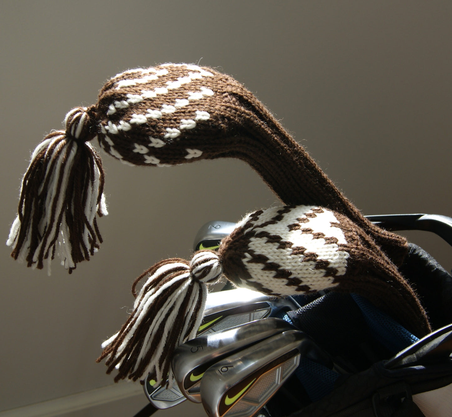 Couvre-chef en tricot à larges rayures